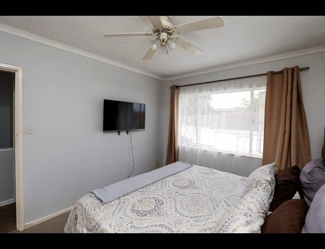 3 BEDROOM TOWNHOUSE FOR SALE IN GLENWOOD